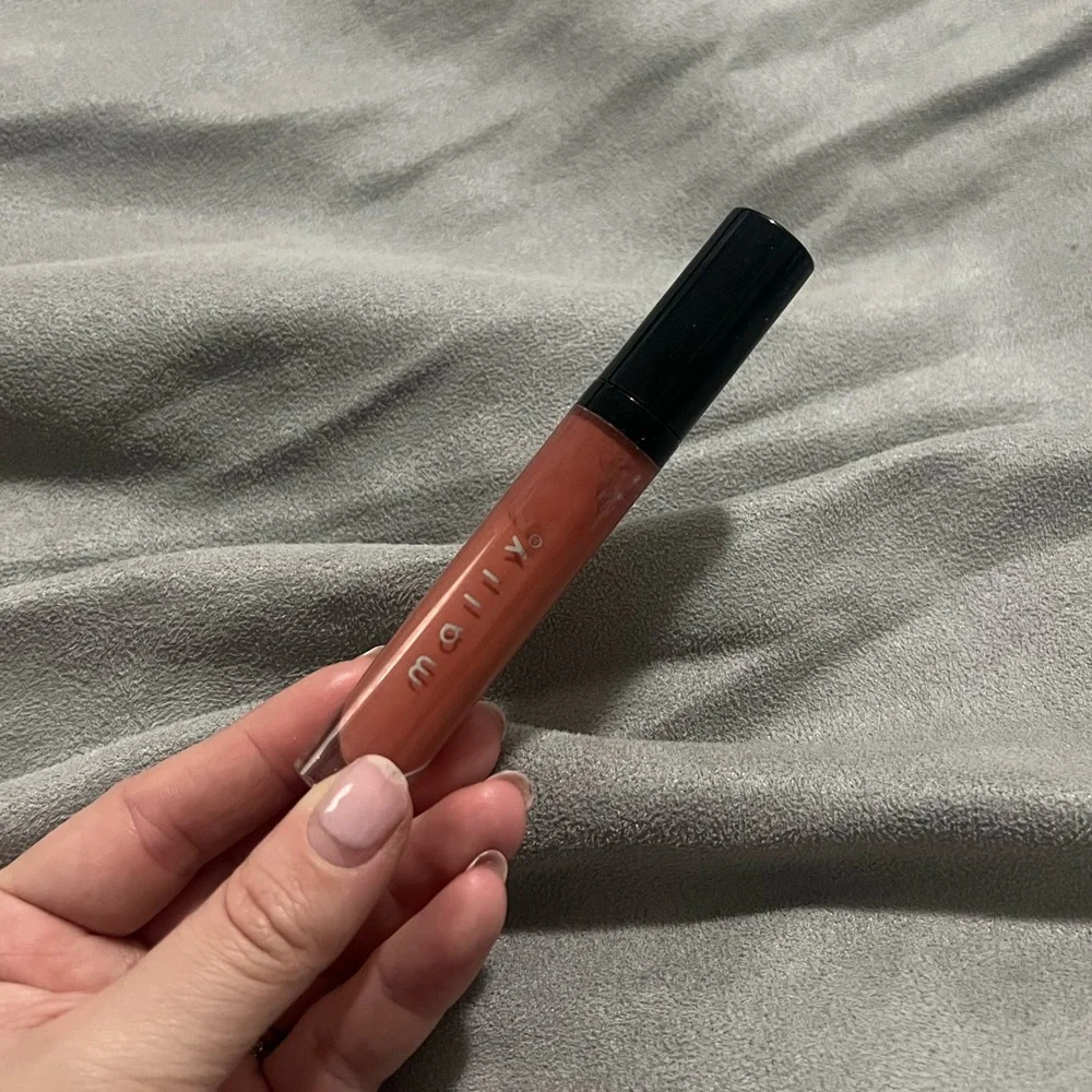 Mally Kiss Me Lip Gloss XOX